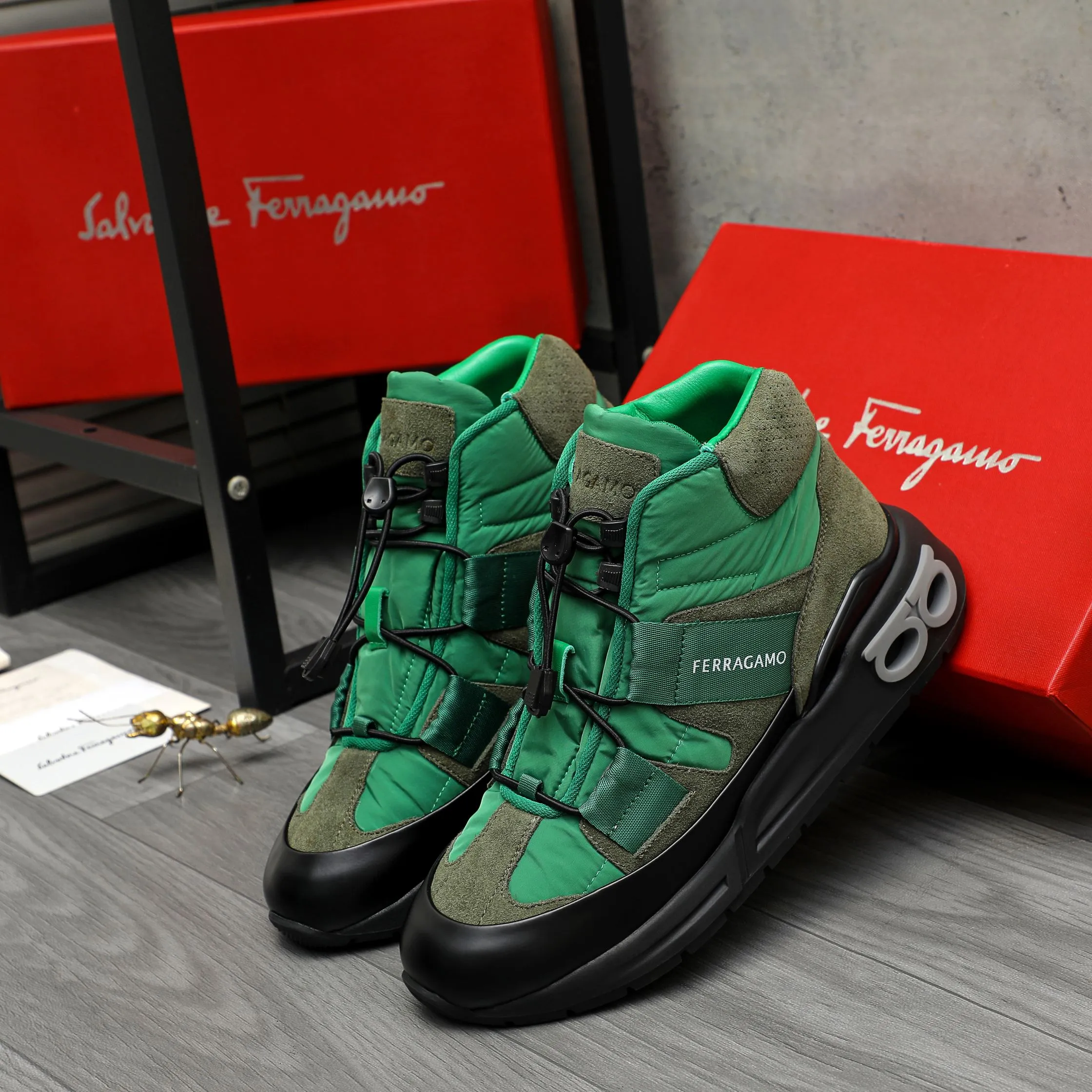 Men's shoes 💰640 Product trademark: Ferragamo "Ferragamo" high-top casual shoes Regular size: 38-46 (45.46 is custom-made and non-returnable) Product materials: Selected frosted cowhide stitching cloth upper, cowhide lining, original outsole